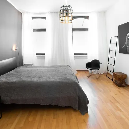 Casa Augusta - Urban Living Apartment