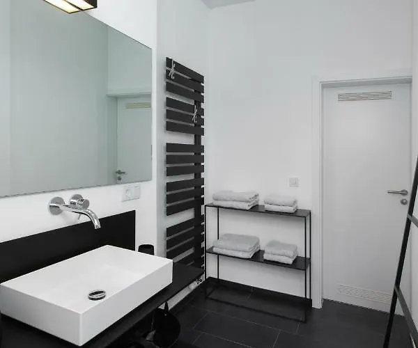 Casa Augusta - Urban Living アパート